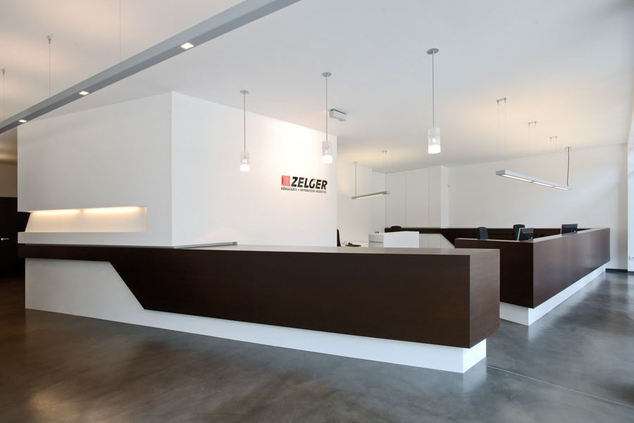 Zelger; Negozio; Retail; Interior Design; Apparecchi acustici; Brunico; Verona; Bressanone; Bianco; monovolume architecture + design; architettura Alto Adige; architettura moderna; monovolume architetti