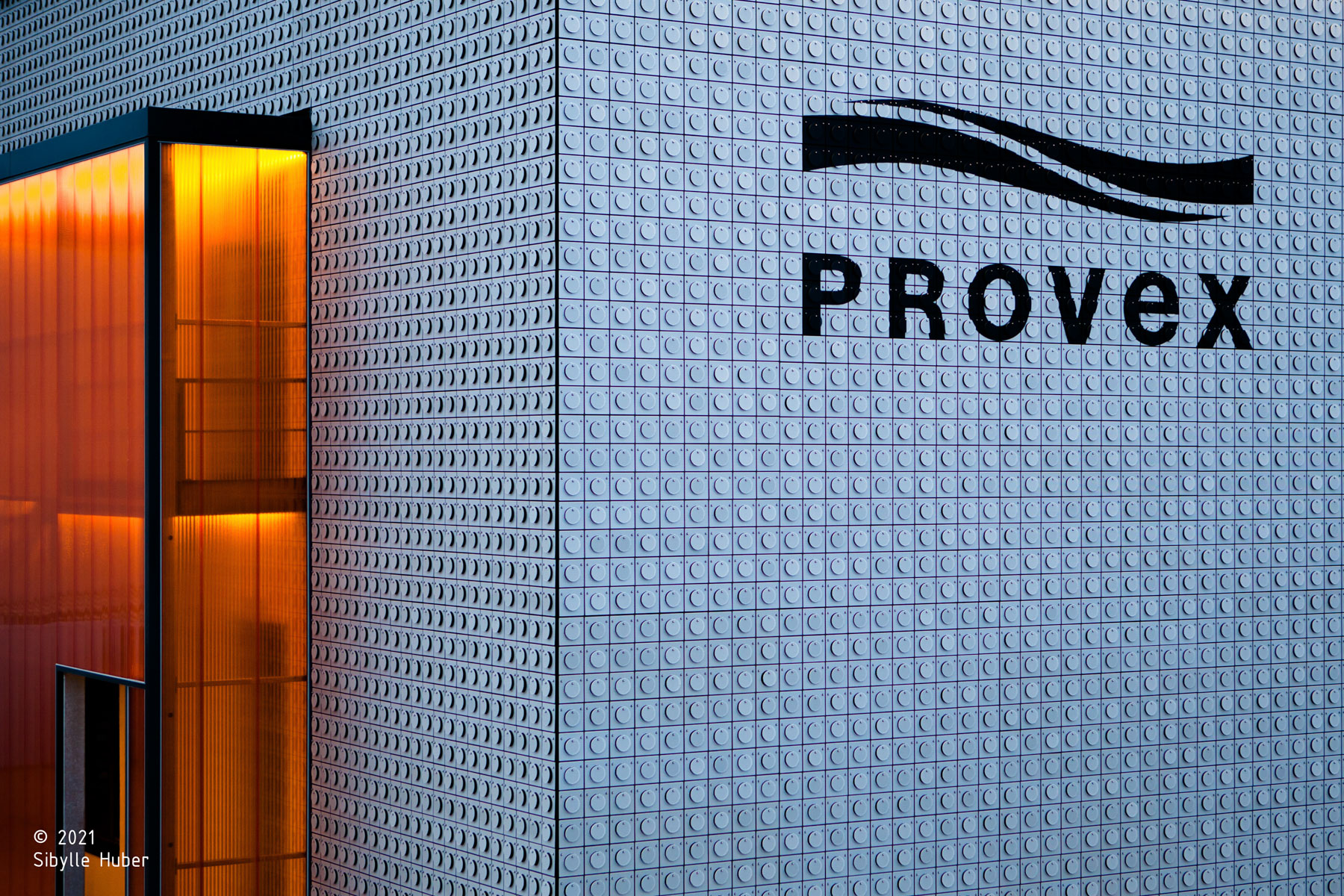 Provex; Brunico; Sede Aziendale; Headquarters; Magazzino; cabine doccia; box cabina doccia; prodotti per la doccia; monovolume architecture + design; architettura Alto Adige; monovolume architetti
