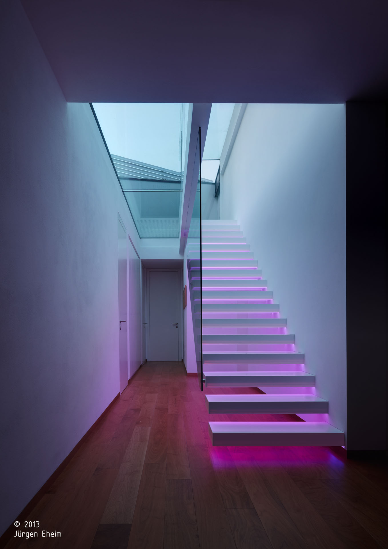 Appartamento K; Bolzano; ristrutturazione; interior design; monovolume architecture + design; architettura Alto Adige; Corian, scala Corian, architettura moderna; monovolume architetti