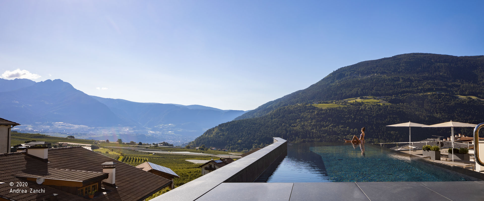 Alpin & Stylehotel DIE SONNE, Parcines; infinitypool; piscina; Tradizioni; Archittura alpina, hotel, vacanza a merano e dintorni; relax; monovolume architecture + design; architettura Alto Adige; architettura moderna; monovolume architetti