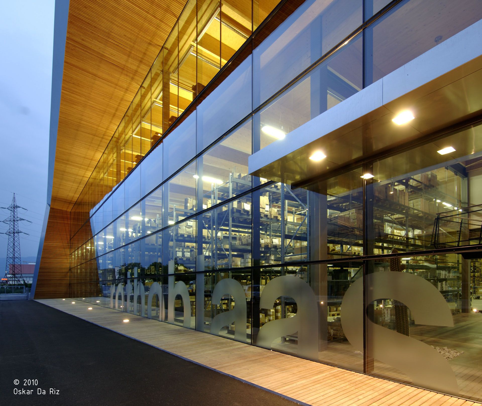 Rothoblass; Kurtatsch; Headquarters; Büros; Baumaterialien; Glas; Betonarchitektur; monovolume architecture + design; Architektur Südtirol; Architektur Südtirol; monovolume architects