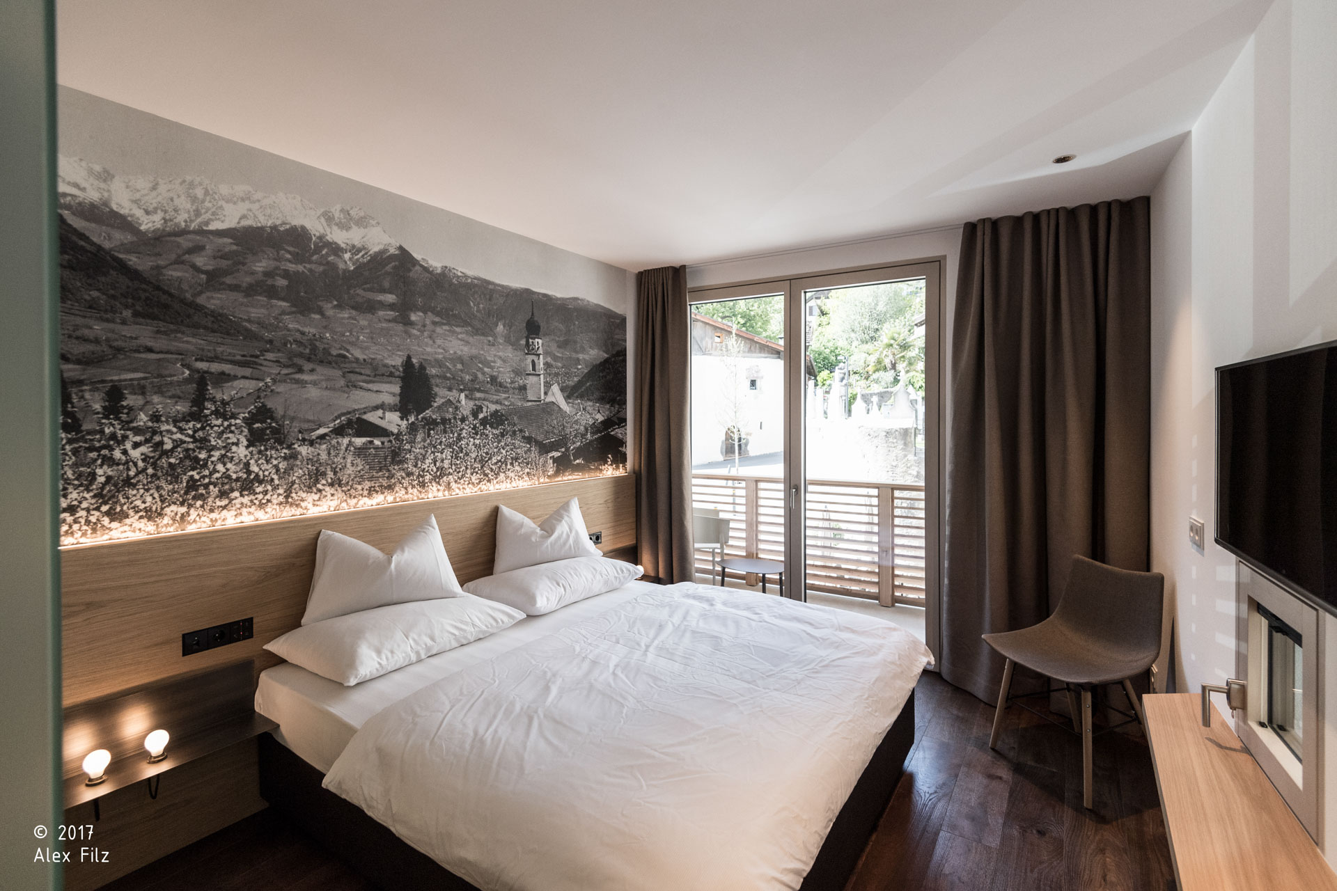 Alpin & Stylehotel DIE SONNE, Parcines; infinitypool; piscina; Tradizioni; Archittura alpina, hotel, vacanza a merano e dintorni; relax; monovolume architecture + design; architettura Alto Adige; architettura moderna; monovolume architetti