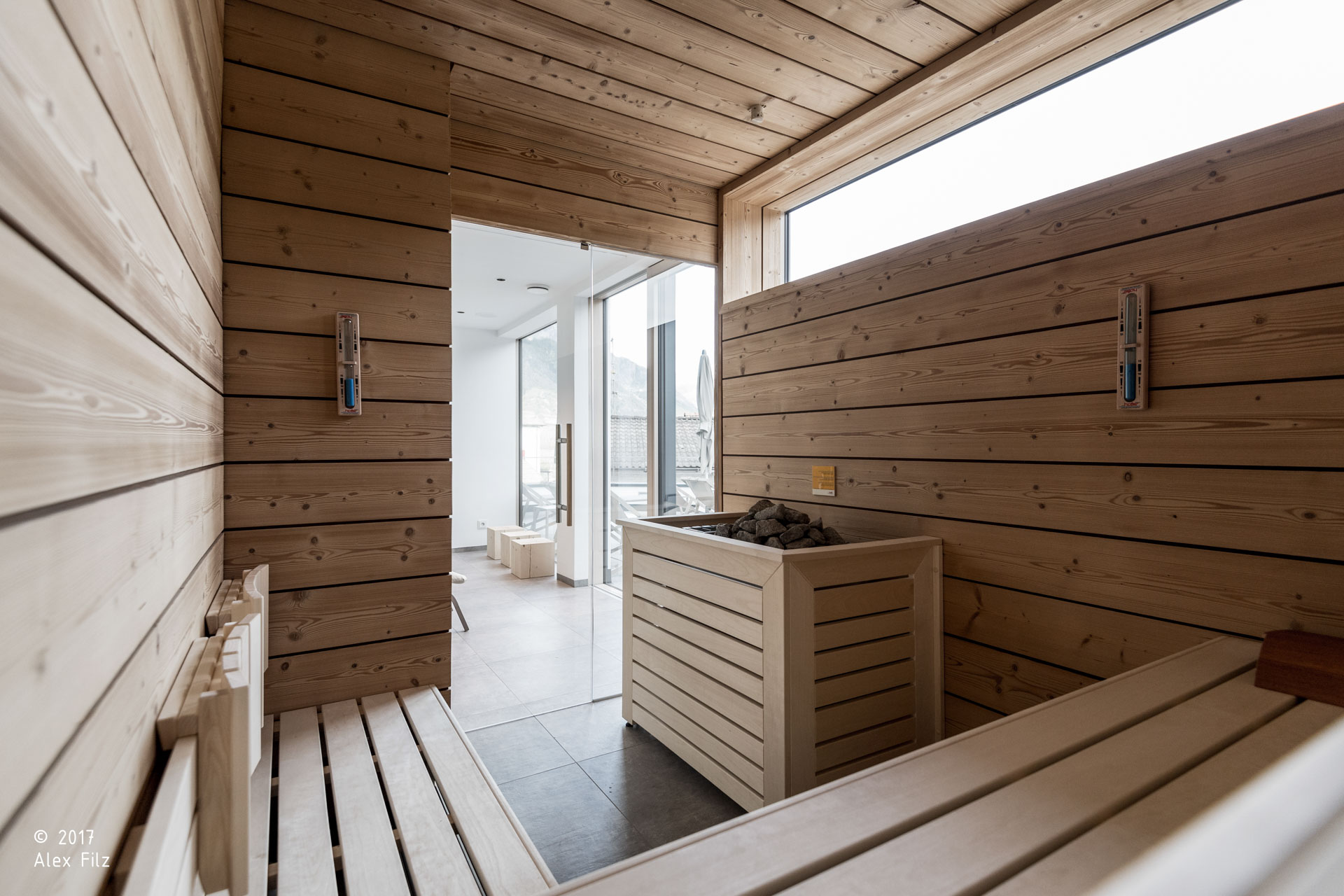 Alpin & Stylehotel DIE SONNE, Parcines; infinitypool; piscina; Tradizioni; Archittura alpina, hotel, vacanza a merano e dintorni; relax; monovolume architecture + design; architettura Alto Adige; architettura moderna; monovolume architetti