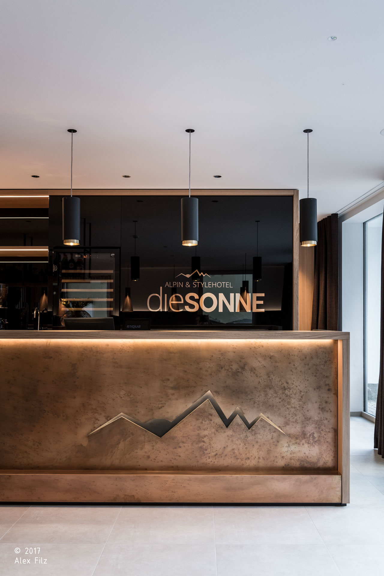 Alpin & Stylehotel DIE SONNE, Parcines; infinitypool; piscina; Tradizioni; Archittura alpina, hotel, vacanza a merano e dintorni; relax; monovolume architecture + design; architettura Alto Adige; architettura moderna; monovolume architetti