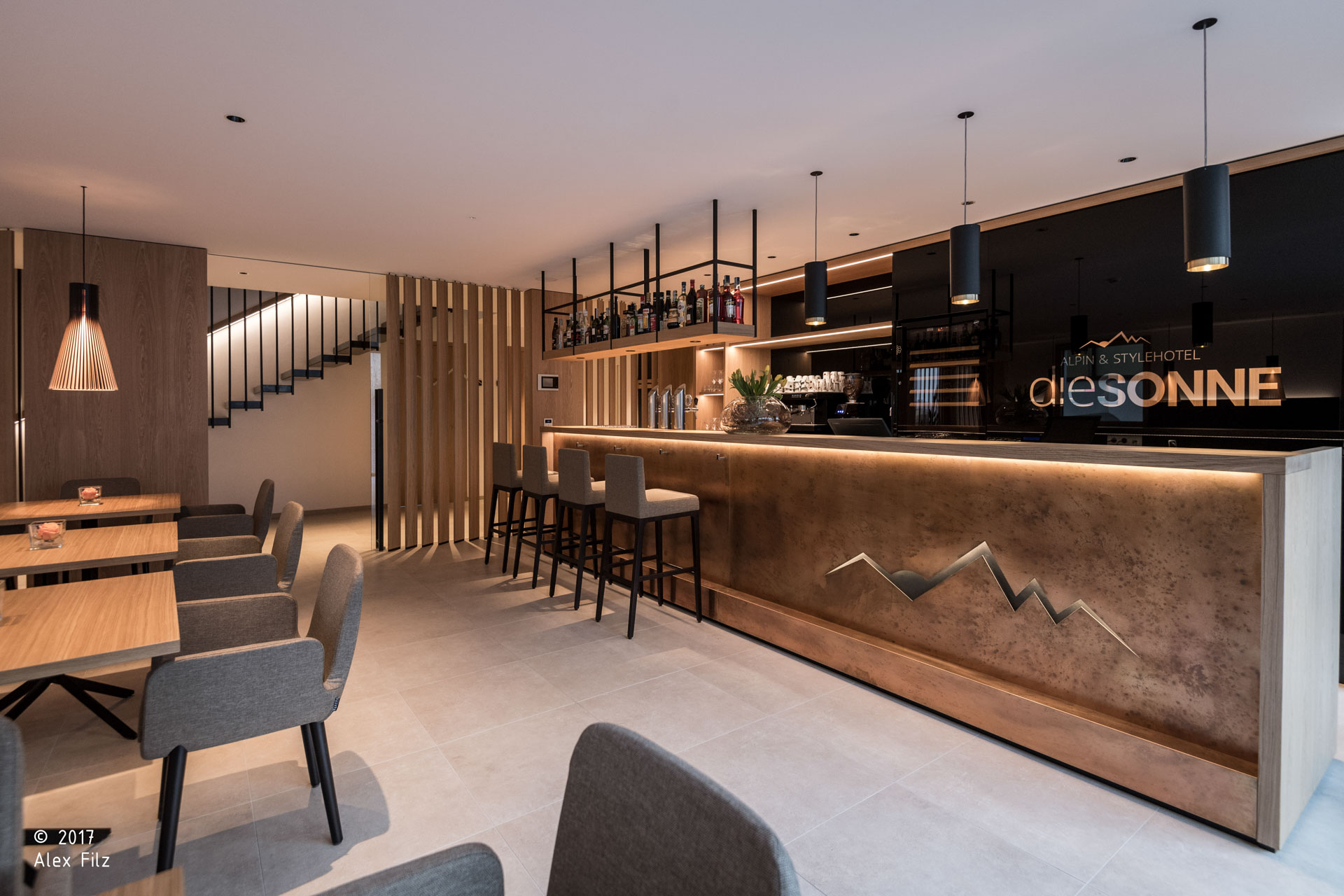 Alpin & Stylehotel DIE SONNE, Parcines; infinitypool; piscina; Tradizioni; Archittura alpina, hotel, vacanza a merano e dintorni; relax; monovolume architecture + design; architettura Alto Adige; architettura moderna; monovolume architetti