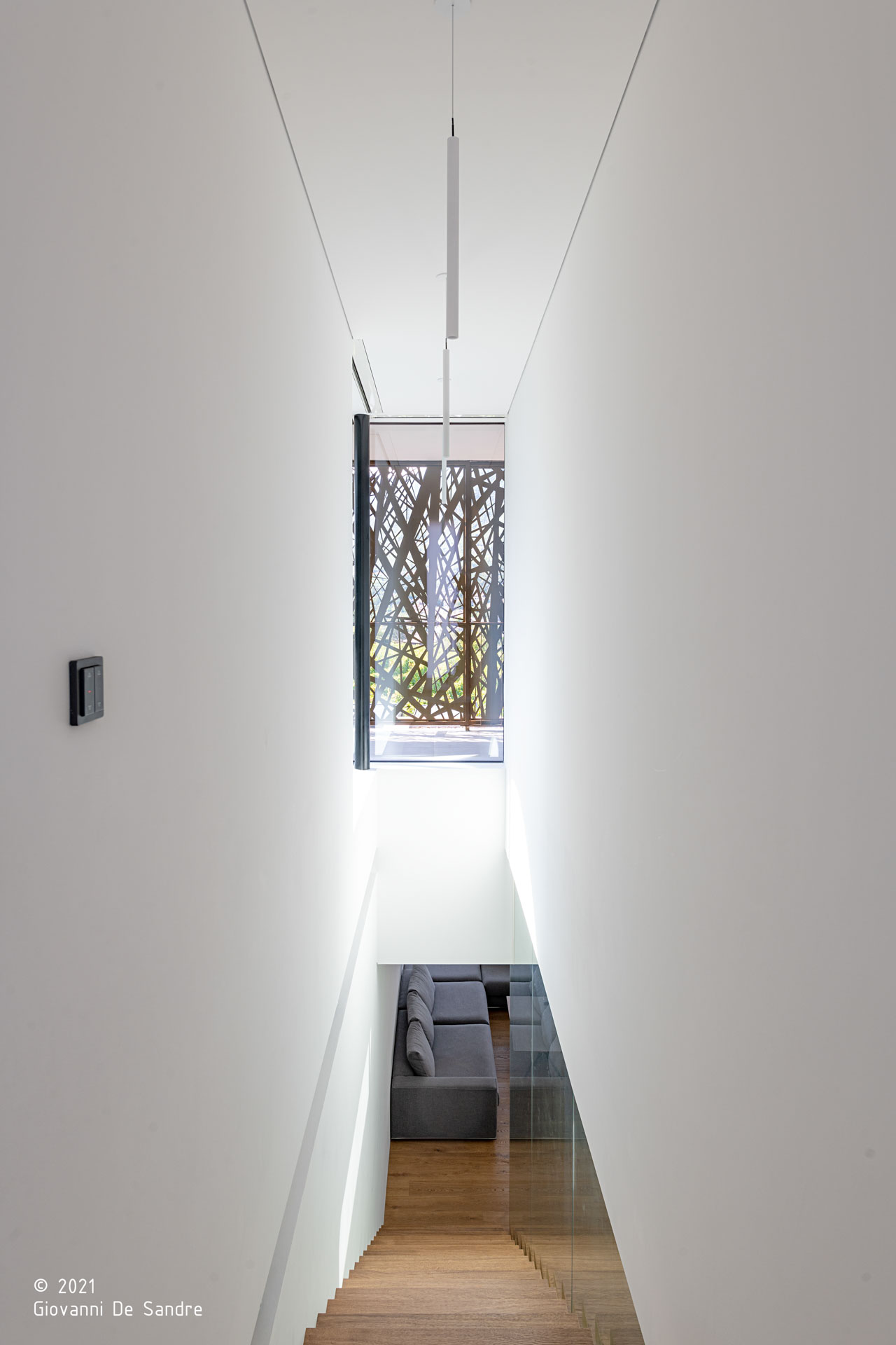 Casa P2; Appiano; Alto Adige; progetto residenziale; Architettura & Paesaggio; Villa di lusso; Interior Design; Casa Clima Awards; Facciata; Metallo; Giardino; Natura; architettura contemporanea; monovolume architecture + design; architettura Alto Adige; monovolume architetti