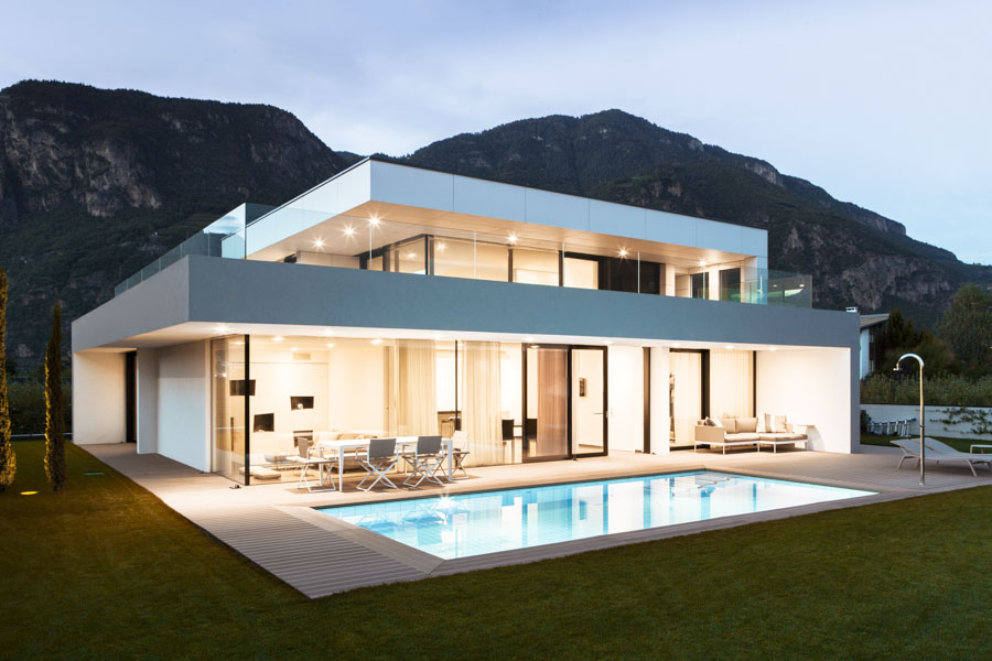 Casa M2; Merano; progetto residenziale; Architettura & Paesaggio; Villa di lusso; Vetro; Vacanze in Alto Adige; Casa di lusso; Pannelli fotovoltaici casa; Villa bifamiliare; Piscina; Giardino; Natura; architettura contemporanea; monovolume architecture + design; architettura Alto Adige; monovolume architetti