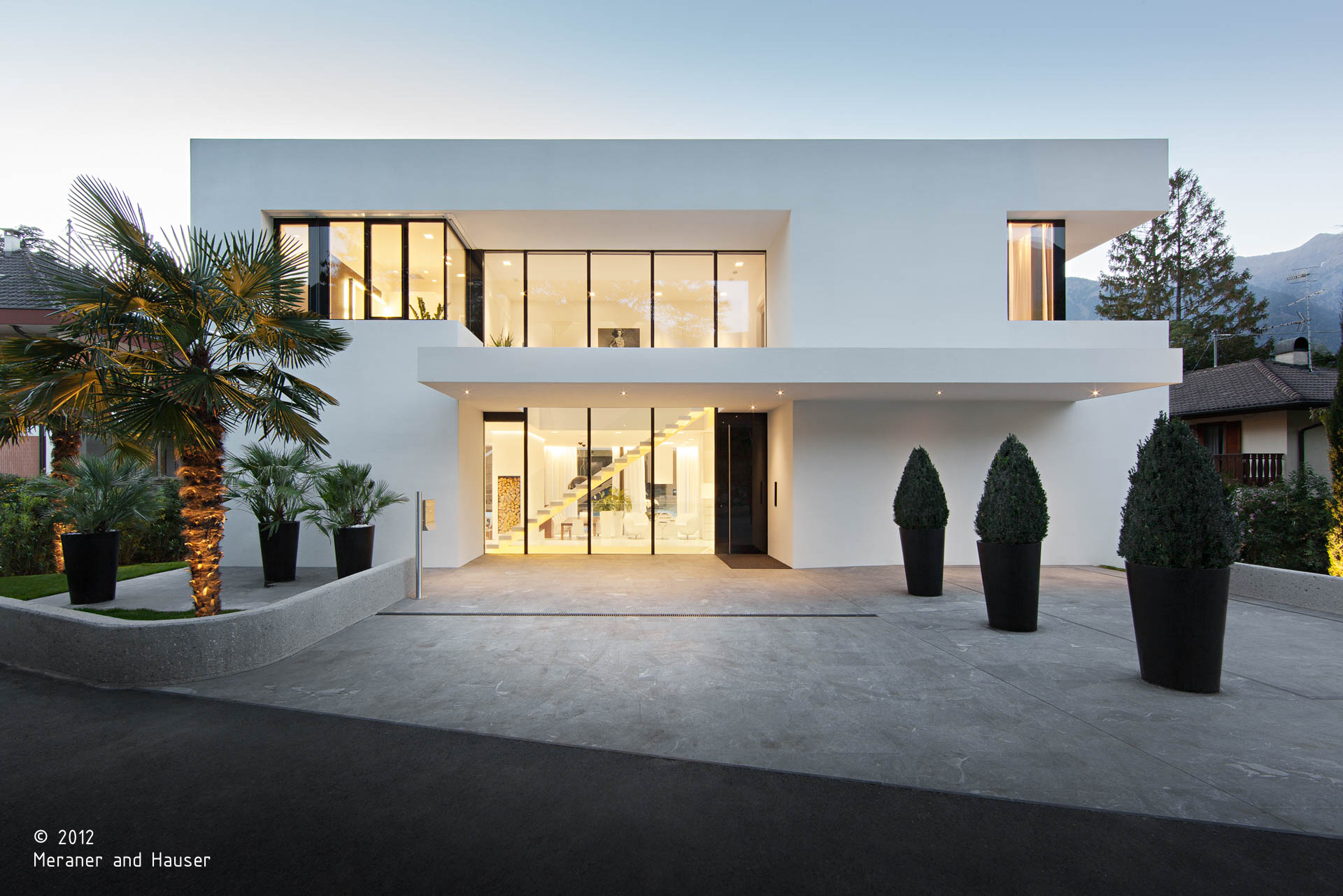 Haus M; Meran; Wohnprojekt; Architektur & Landschaft; Luxusvilla; Glas; Urlaub in Südtirol; Luxushaus; Weinkeller; Einfamilienvilla; Schwimmbad; Garten; Natur; zeitgenössische Architektur; monovolume architecture + design; Architektur Südtirol; monovolume Architekten