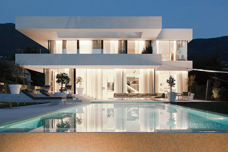 Casa M; Merano; progetto residenziale; Architettura & Paesaggio; Villa di lusso; Vetro; Vacanze in Alto Adige; Casa di lusso; Cantina Vini; Casa Unifamiliare; Piscina; Giardino; Natura; architettura contemporanea; monovolume architecture + design; architettura Alto Adige; monovolume architetti