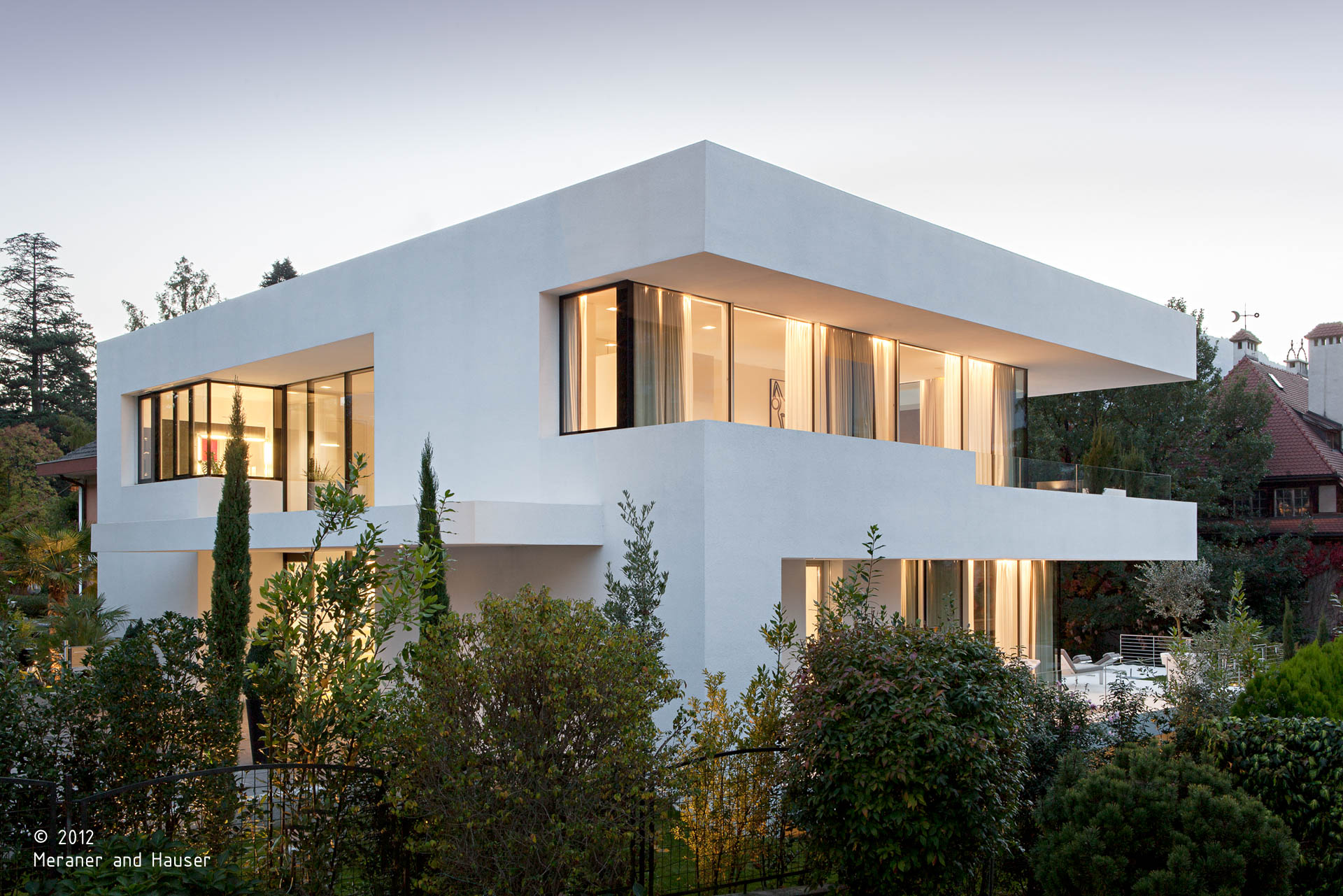 Haus M; Meran; Wohnprojekt; Architektur & Landschaft; Luxusvilla; Glas; Urlaub in Südtirol; Luxushaus; Weinkeller; Einfamilienvilla; Schwimmbad; Garten; Natur; zeitgenössische Architektur; monovolume architecture + design; Architektur Südtirol; monovolume Architekten