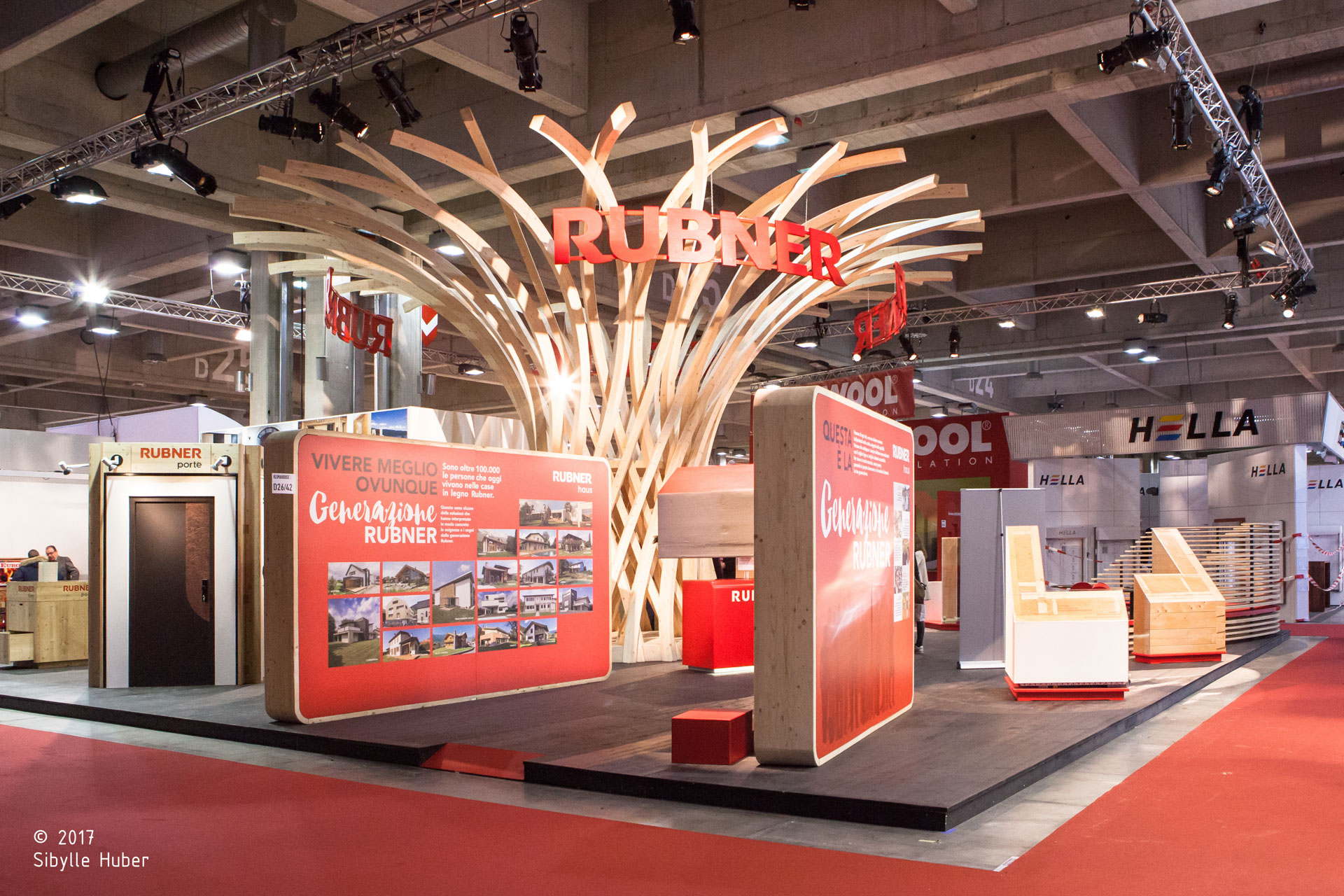 Rubner stand espositivo; MADE expo 2012; Milano; monovolume architecture + design; architettura Alto Adige; architettura moderna; monovolume architetti, stand fieristico; interior design
