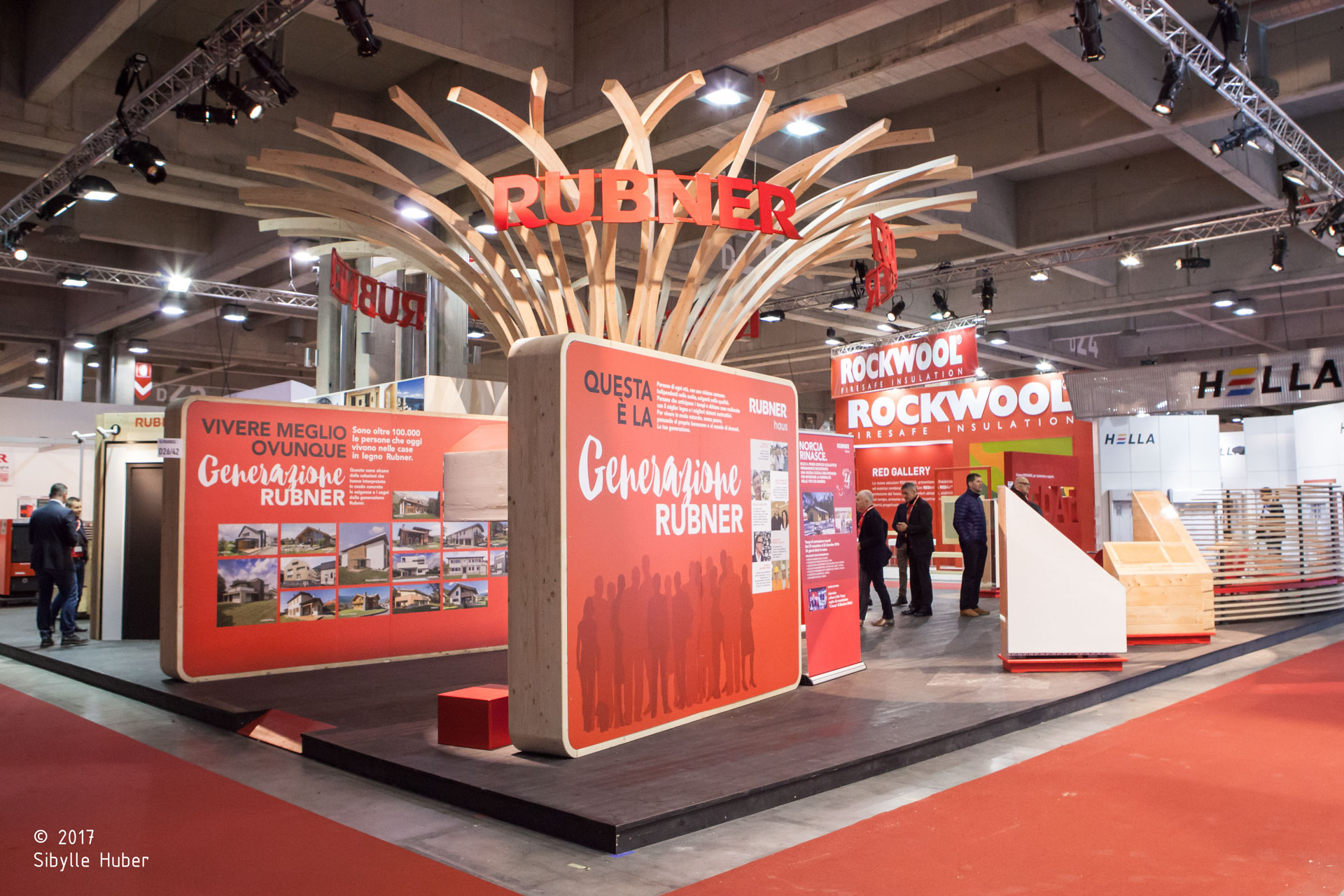 Rubner stand espositivo; MADE expo 2012; Milano; monovolume architecture + design; architettura Alto Adige; architettura moderna; monovolume architetti, stand fieristico; interior design