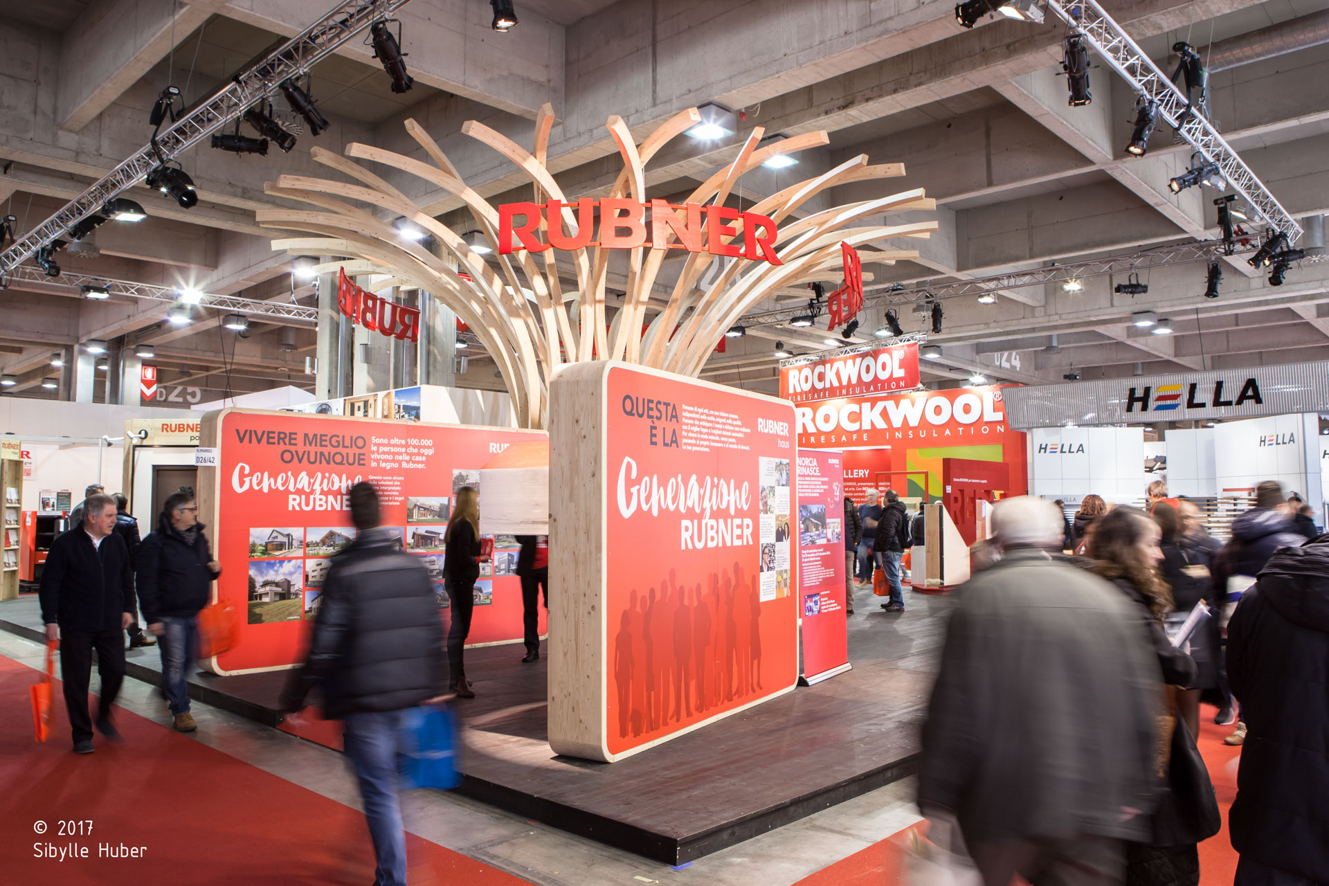 Rubner stand espositivo; MADE expo 2012; Milano; monovolume architecture + design; architettura Alto Adige; architettura moderna; monovolume architetti, stand fieristico; interior design