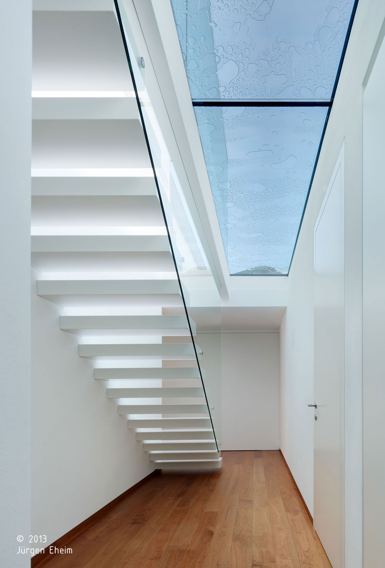 Appartamento K; Bolzano; ristrutturazione; interior design; monovolume architecture + design; architettura Alto Adige; Corian, scala Corian, architettura moderna; monovolume architetti