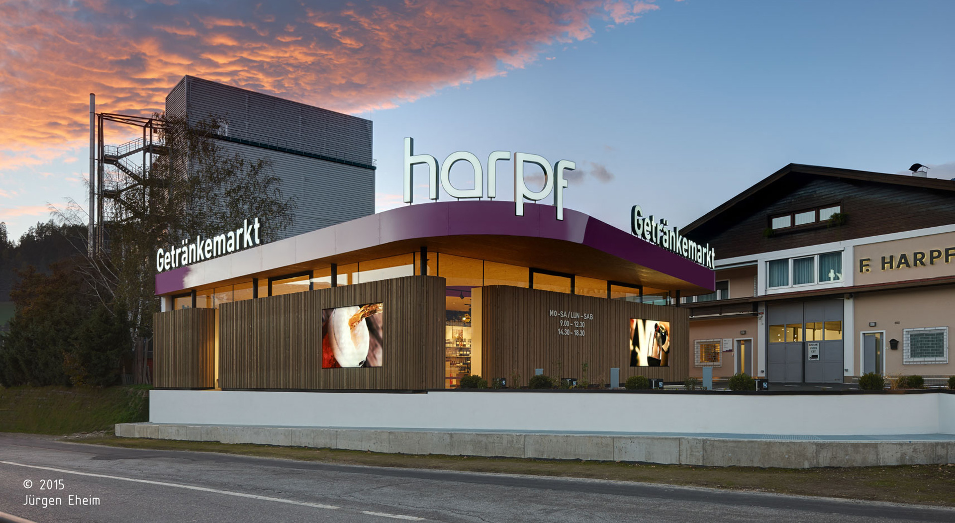 Harpf; Mercato del Bere; Brunico; drinks; gastronomia; bevande Viola; Mercato Design; monovolume architecture + design; architettura Alto Adige; architettura moderna; monovolume architetti