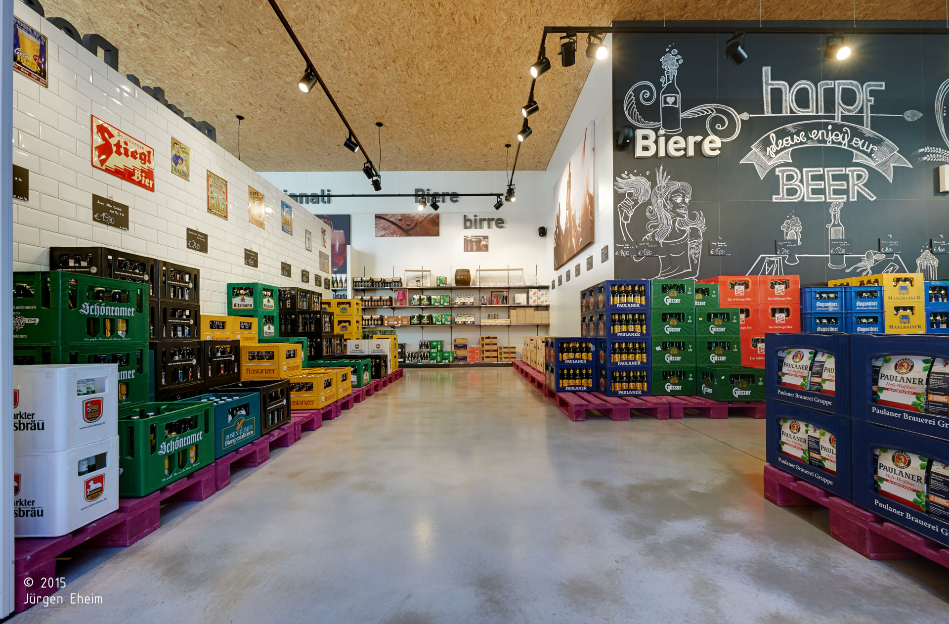 Harpf; Mercato del Bere; Brunico; drinks; gastronomia; bevande Viola; Mercato Design; monovolume architecture + design; architettura Alto Adige; architettura moderna; monovolume architetti